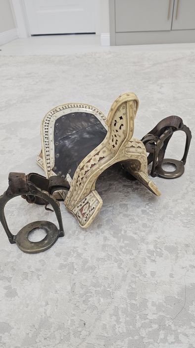 Старинное седло, более 100 лет