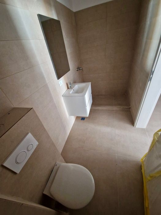 Închiriez apartament tip studio, 42 mp, 300m metrou