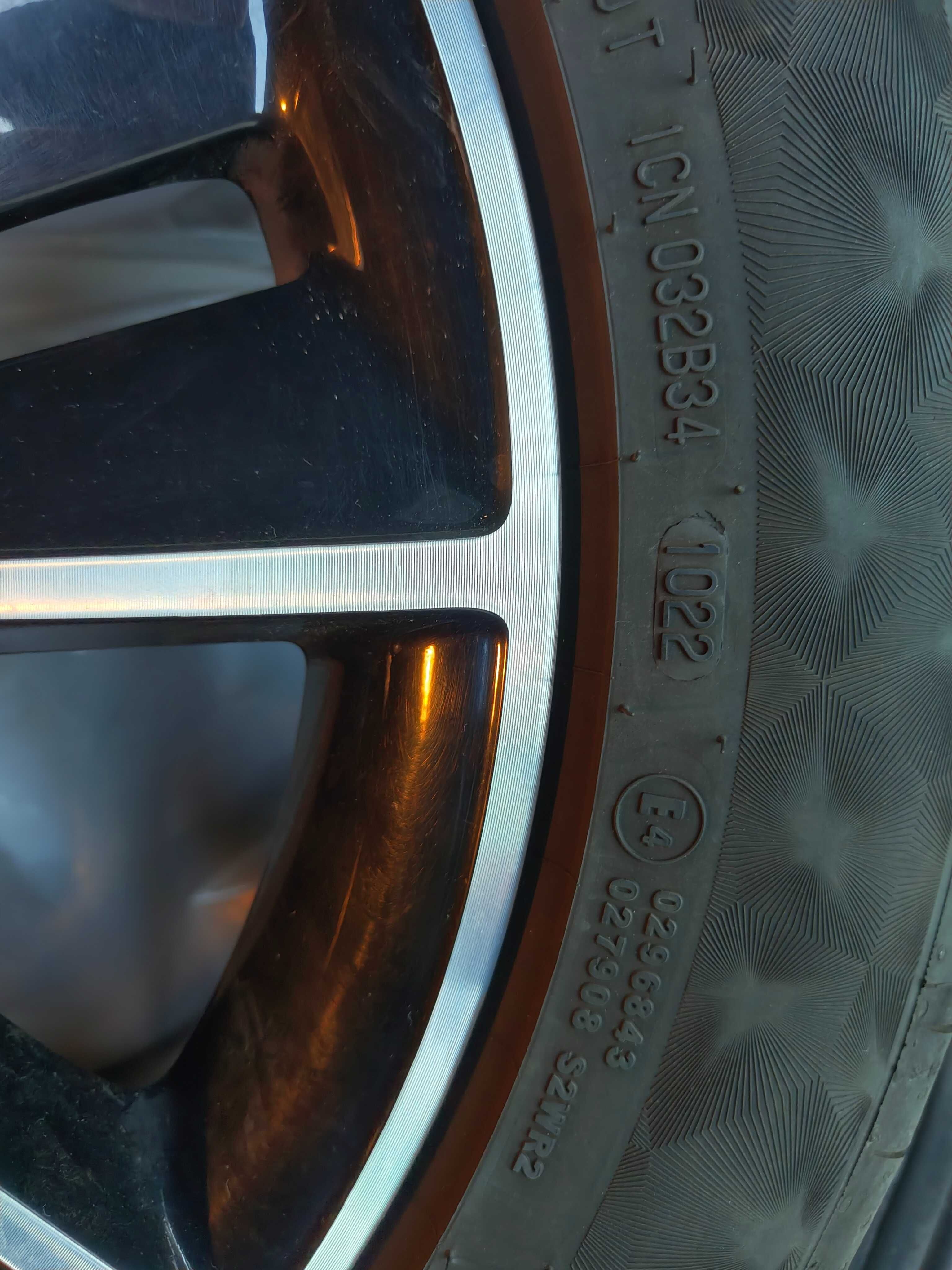 Гуми с Джанти Renault(Continental 205/55/17 дот 22/17 5x114.3 7J ET49)