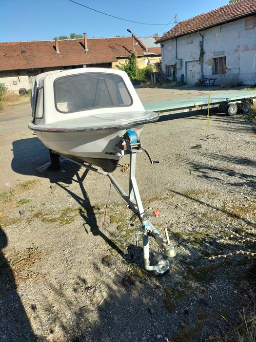 Лодка Kevler с извънбордов двигател