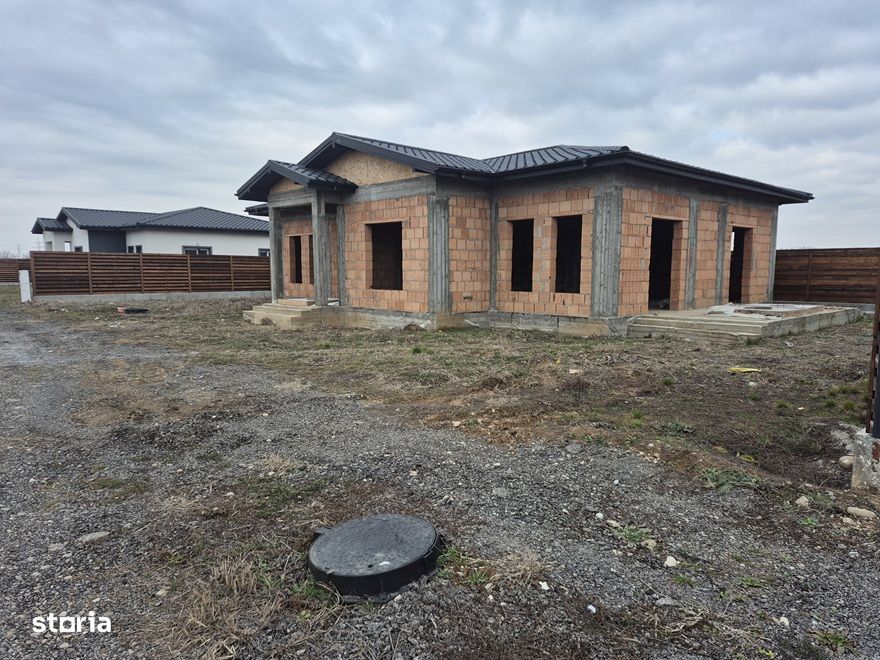 Vila Balotesti, padure,'la rosu',bransata la utilitati 99000 euro