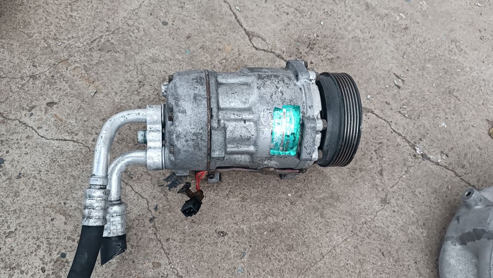 Компрессор кондиционера Пассат Volkswagen