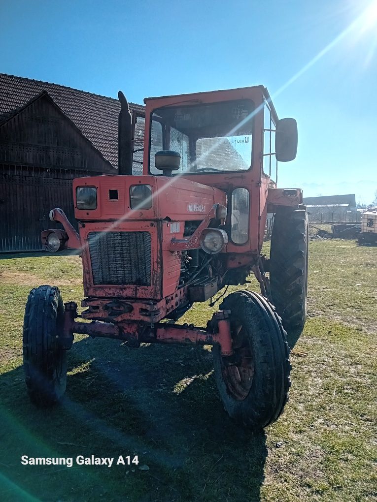 Vând tractor u650