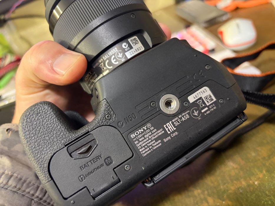 Sony Alpha 58 DSLR + Metz 52 AF-1