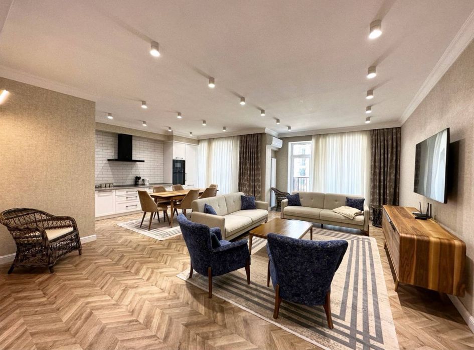 Эвролукс Квартира /3/3/9 110м2 Сеул мон