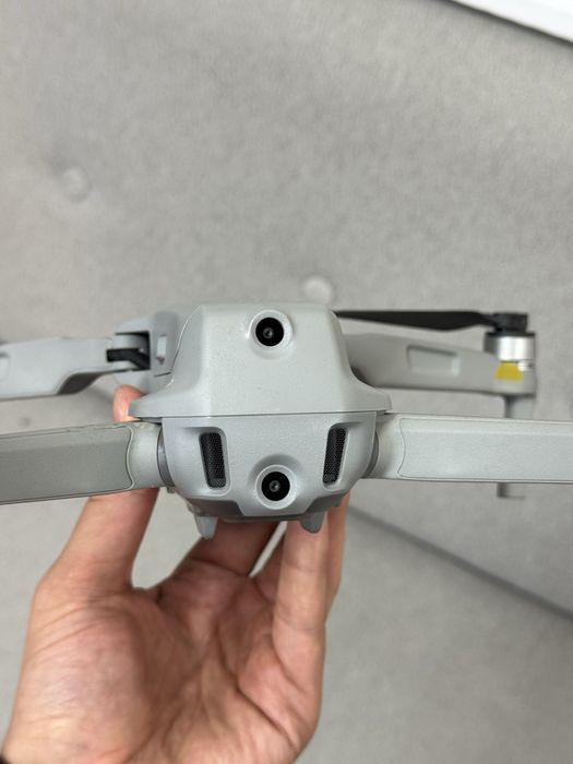 Продавам дрон DJI Mavic AIR 2