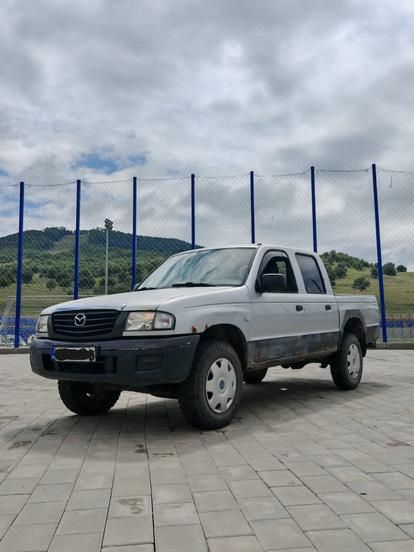Vănd Mazda b2500