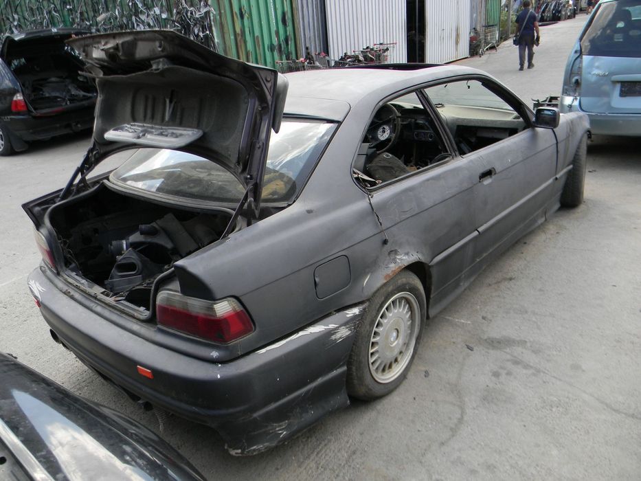 Dezmembrari  BMW 3 (E36)  1990  > 2000 320 i Benzina