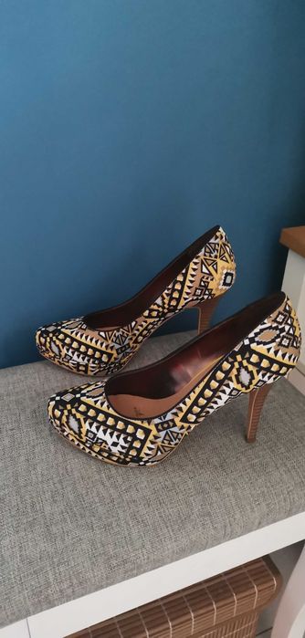 Дамски обувки, SMH