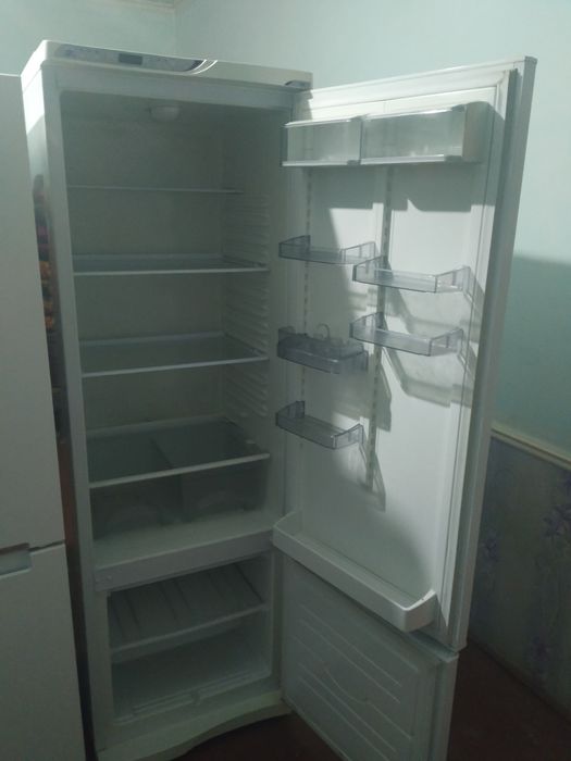 Холодильниклар сотилади