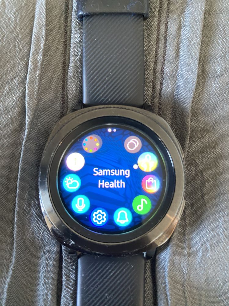 Смарт часы samsung gear sport