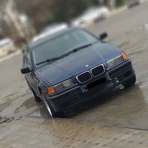 BMW 318 I xolati zur