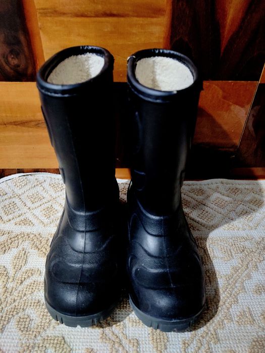 CIZME baieti pentru iarnă,impermeabile,calitate italiană.Marimea 32.