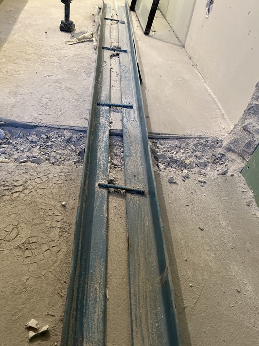 Уголок метал 750мм высота толшина 5 мм длина 2м 65 см