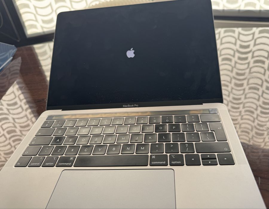 Stricat- Apple MacBook Pro 13” 2019