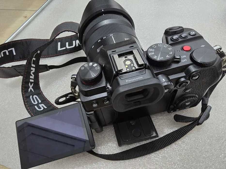 Panasonic S5 mirorless full frame