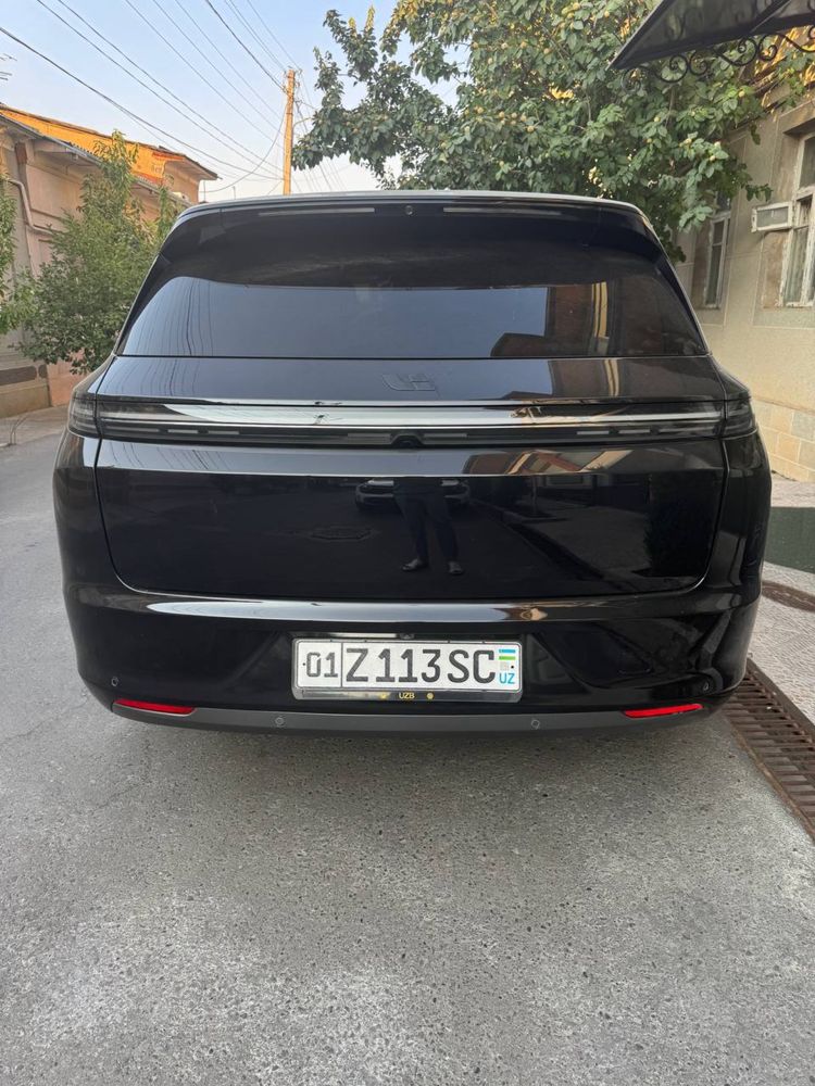 Lixiang L7 pro цвет черный