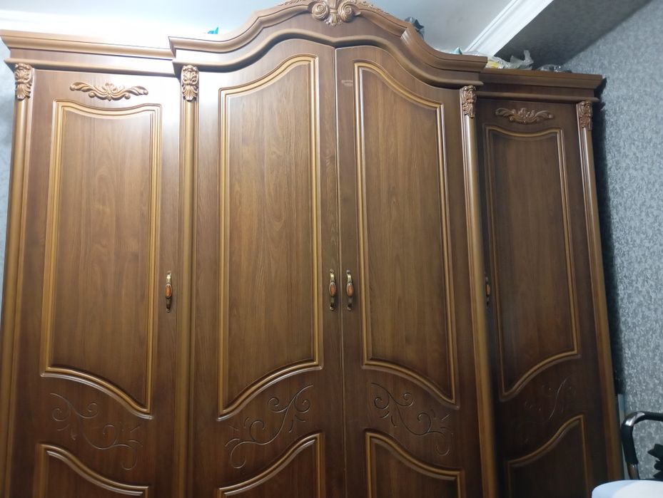 Спальный гарнитур