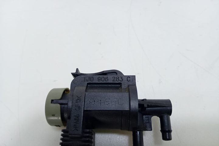 Supapa vacuum 1J0906283C Volkswagen VW Bora prima generatie seria