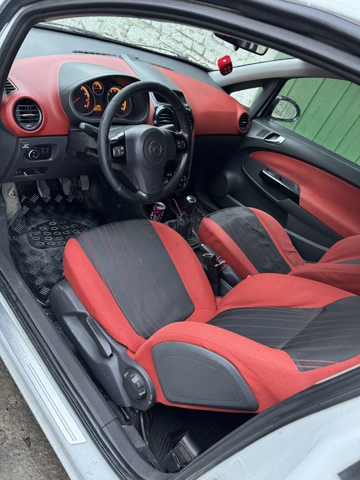 Opel Corsa D на части