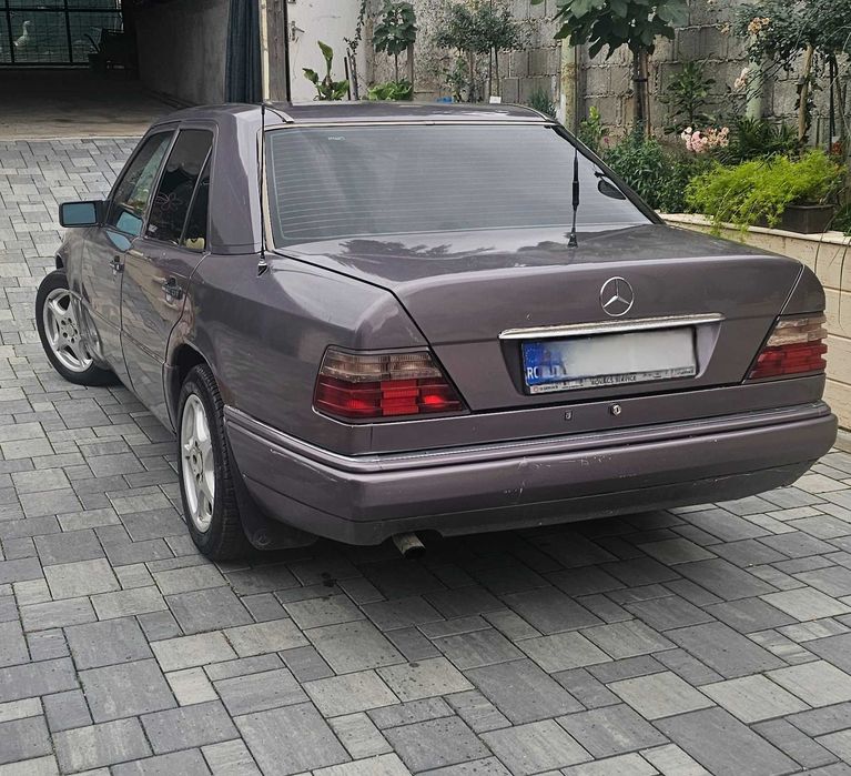 Mercedes Benz E200 (w124)