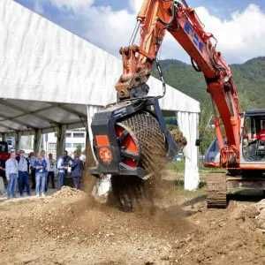 VMS-F – Cupă frontală pentru cernut materiale