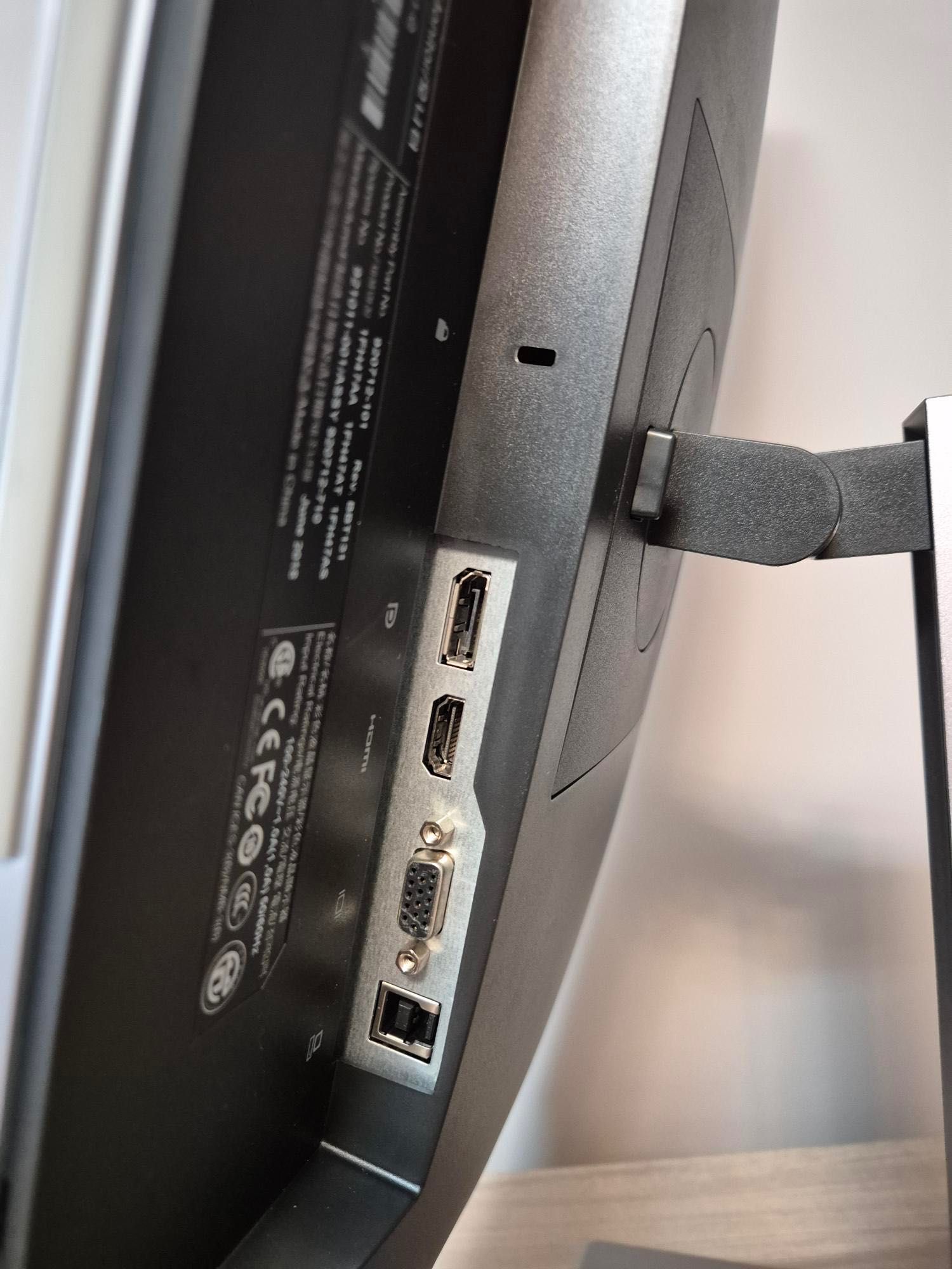 Монитор HP EliteDisplay E243 IPS 24"