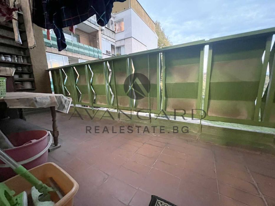 оф.24472 Тристаен обзаведен до Поликлиниката