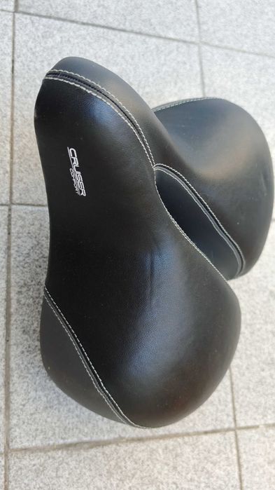 Продавам амортисьорно колче за седалка Ф30.6 и седалка неупотребявани