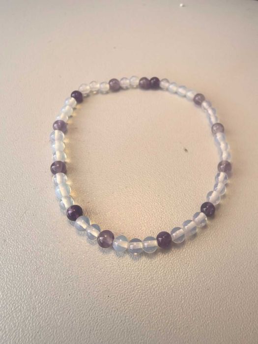 Гривни с кауза за лечение