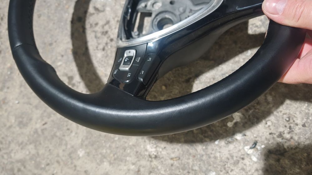 Volan cu comenzi + airbag VW Passat B8