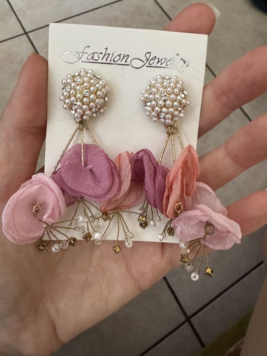 Различни модели нови Обеци