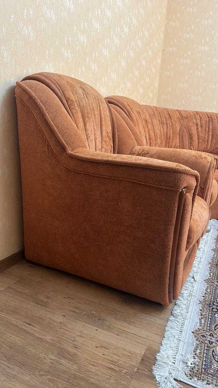 Продам диван углом и кресло
