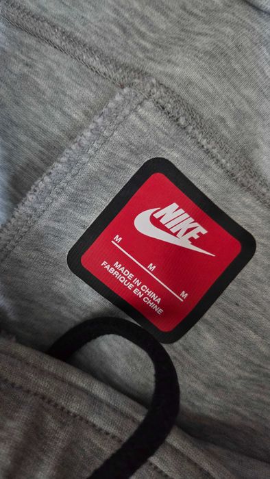 Pantaloni Nike Tech Fleece originali M