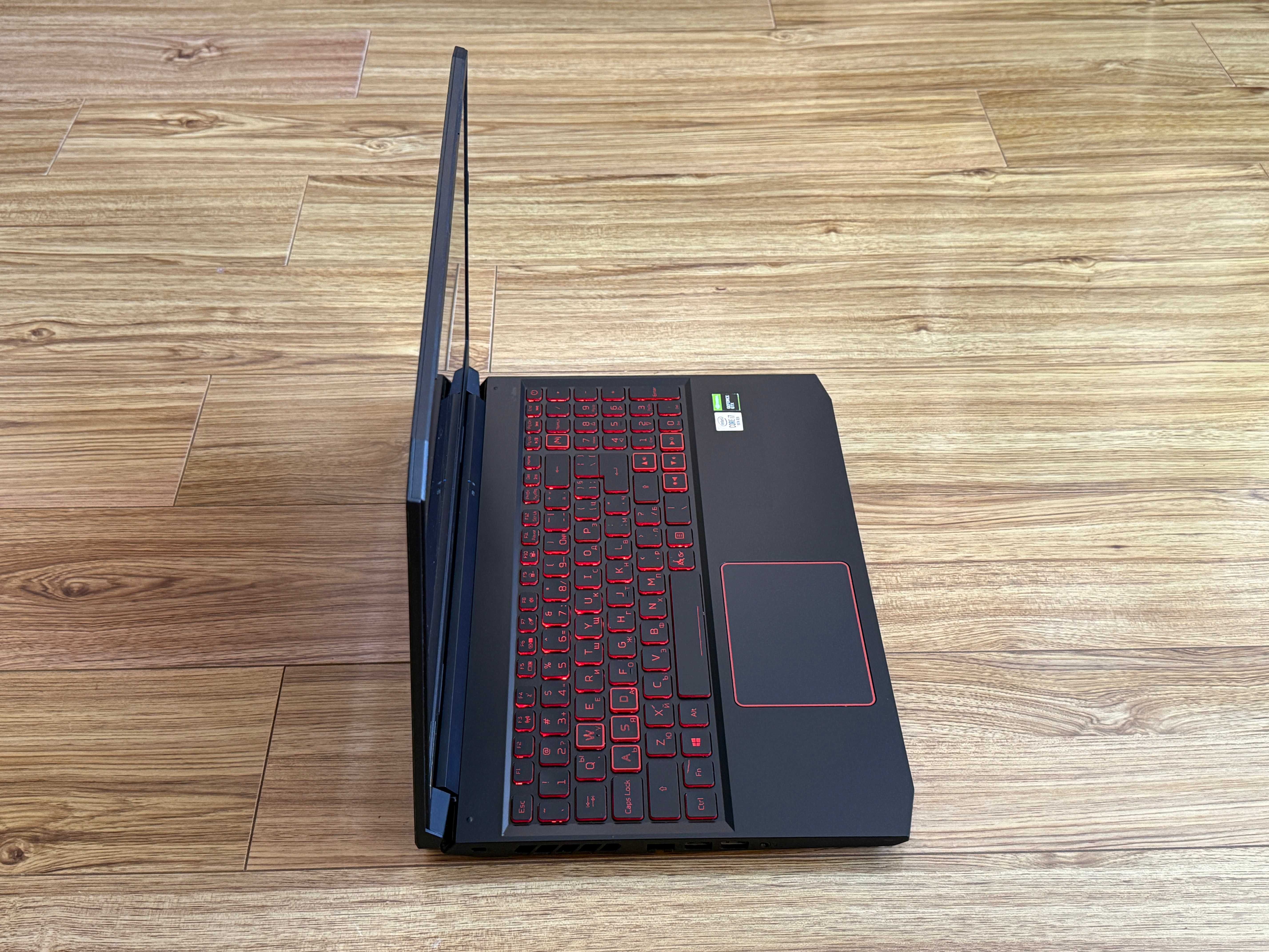 15.6 Nitro`Core i7-10750H/GTX 1650Ti/16GB DDR4/512GB NVMe/Full HD IPS