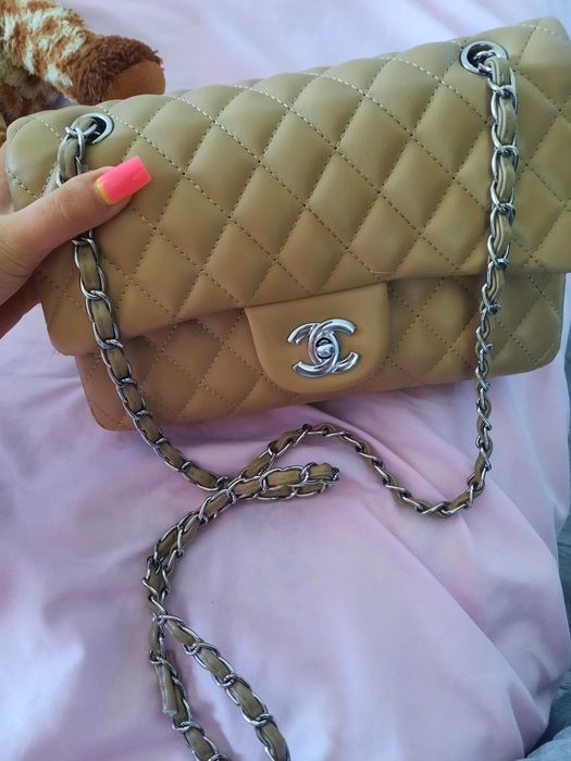 Продам сумку покупала в Астане в магазин chia