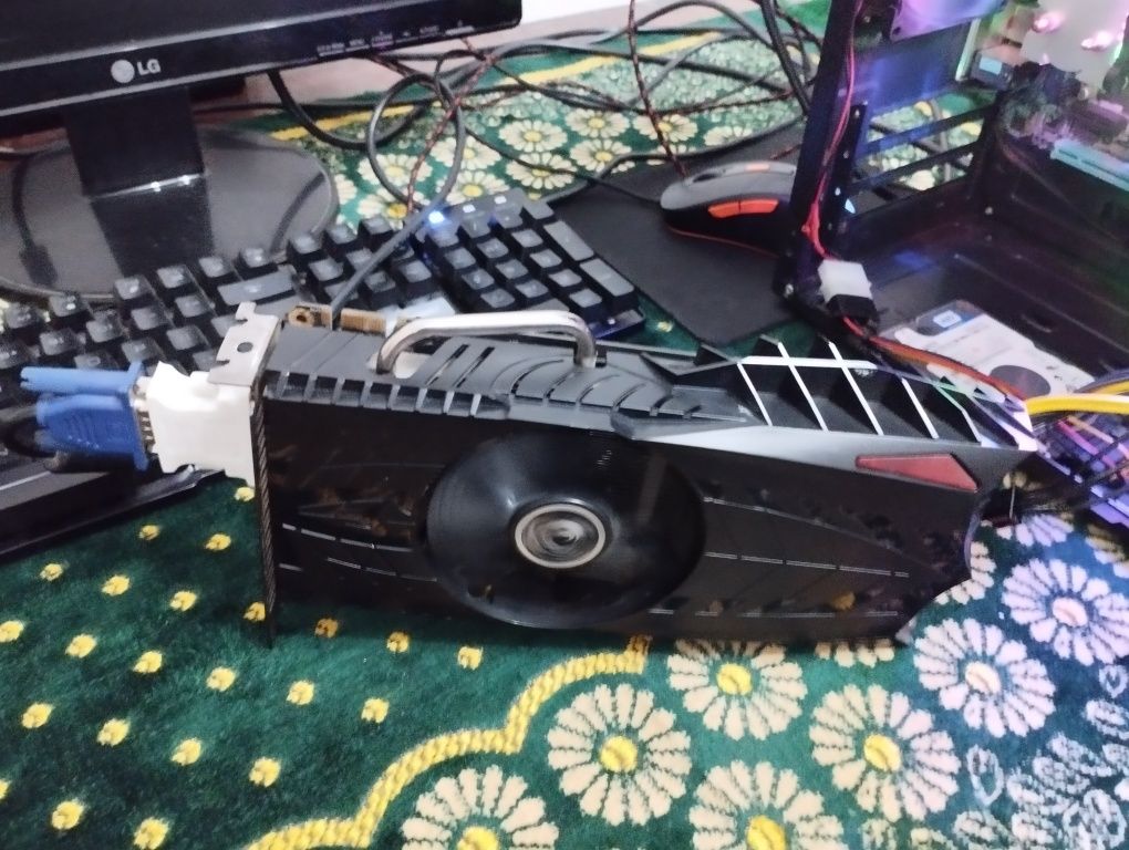 GTX 550 TI 1 GB ideal