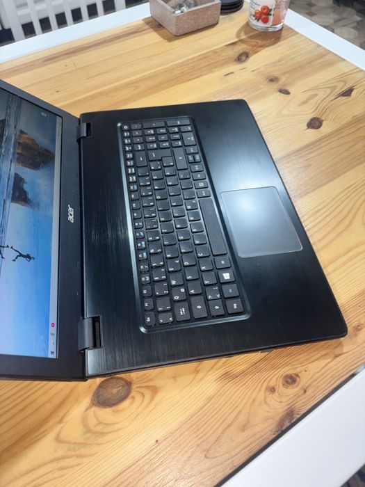 Acer Gaming 17,3” Full HD• i7-7th Gen• 16gb ram• 256 SSD• Nvidia 2gb