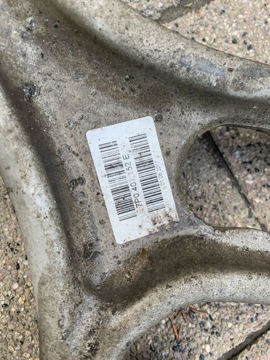 Fuzeta Stanga/ dreapta , etrier , brate , perne Touareg 7p