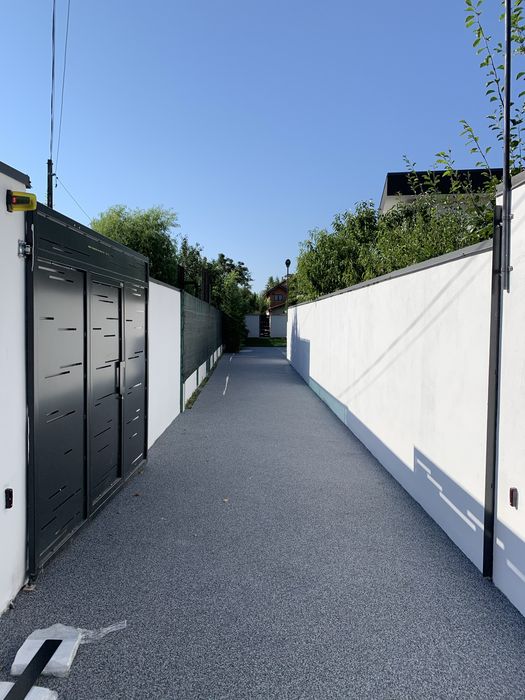 Porti si panouri de gard din tabla decupata.