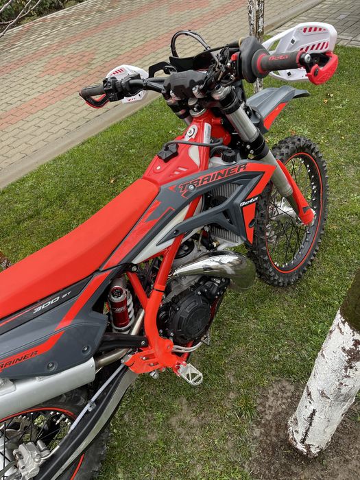 Beta X-Trainer 300 2024 – Doar 4 ore, ca nouă