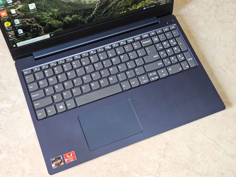 Lenovo IdeaPad 330 amd ryzen 5 12 gb ram cu ssd