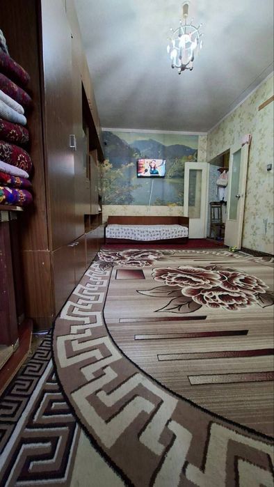 Ахмад Югнакий 1/2/5 балкон 2х6
1²/2/5 общ пл 46м² 
Балкон 2х6 не торец