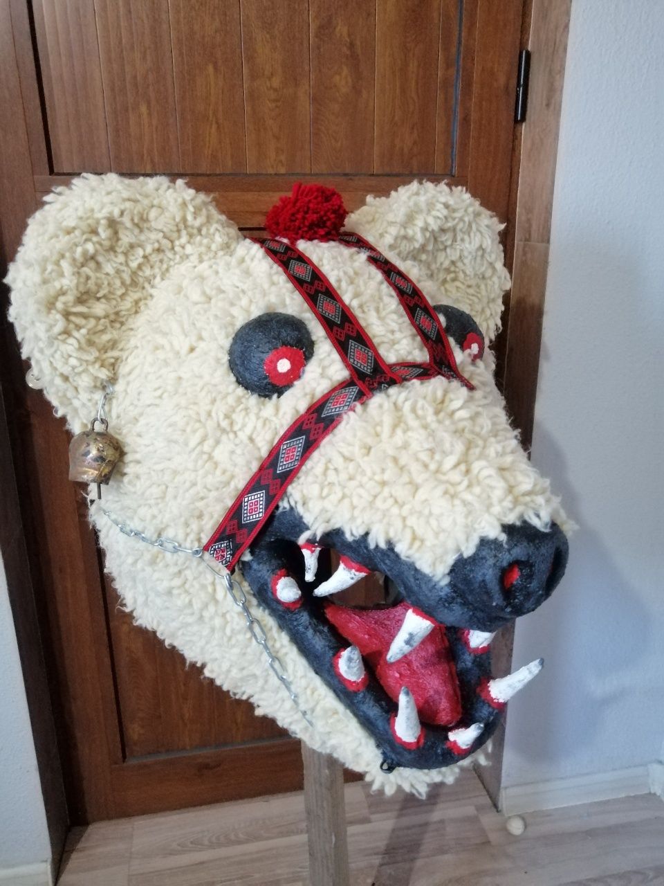 Голяма маска мечка