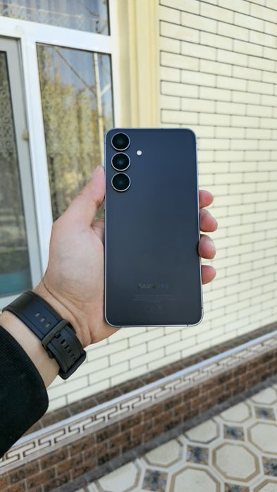 Srochno Samsung S25 Fe 8/128g 2sim sotiladi