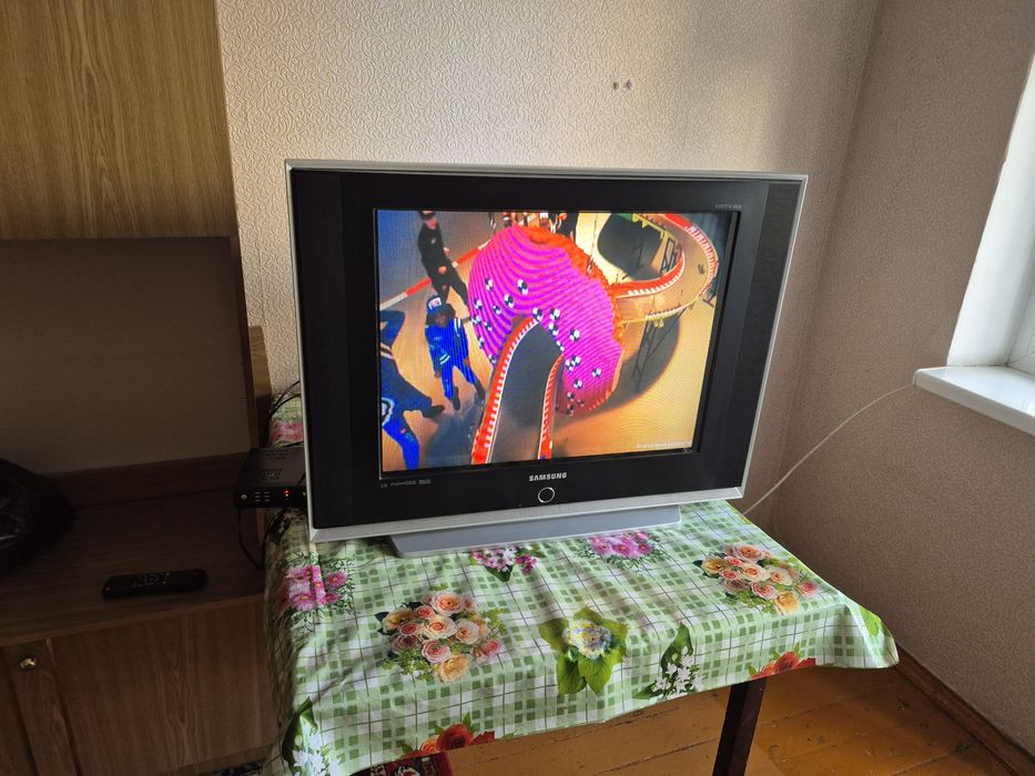 Продам телевизор самсунг 29"