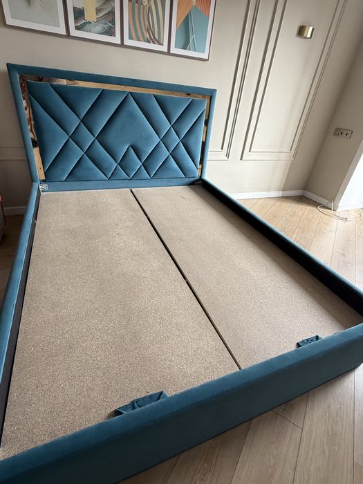 Продам кровать в отличном состоянии. Без матраца