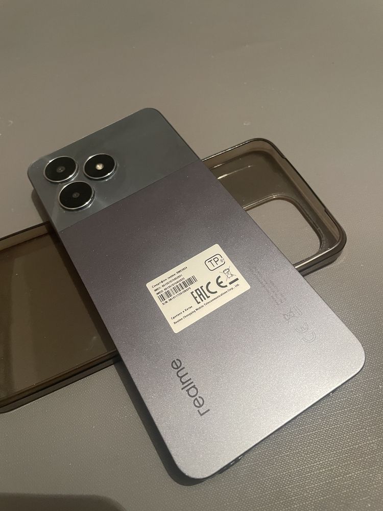 Смартфон Realmi not 50
