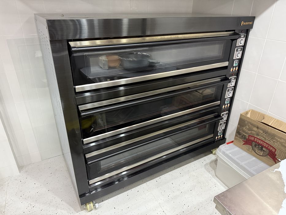 Продам бытовую хлебопечь !