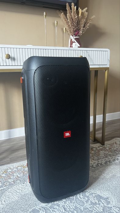 Продаю jbl partybox 310